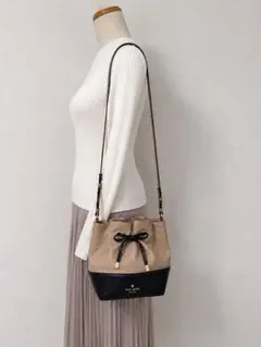 Kate Spade New York巾着 ショルダバッグ ベージュ×ブラックのサムネイル