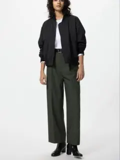 UNIQLO タックワイドパンツ