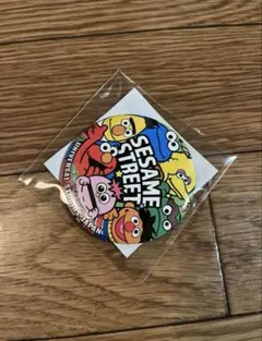 ユニバ ユニバーサル セサミ セサミストリート エルモ 缶バッチ