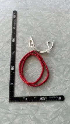 ビンテージホワイトハーツ 血赤ビーズ鹿紐通る123粒26221