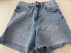 Ｈ＆Ｍ　ライトブルーデニムショートパンツ　155/64A