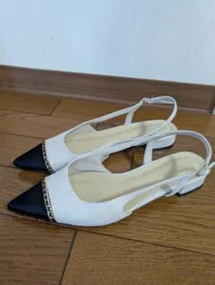 LE TALON チェーン付きパンプスのサムネイル