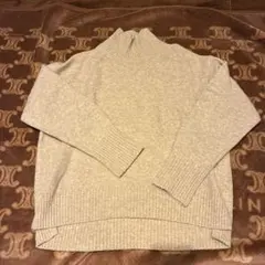 UNIQLO ベージュ　タートルネックセーター M