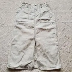 前スリット入りタイトスカート