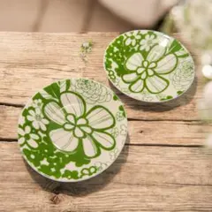 おしゃれな緑色の花柄が特徴の小皿のセット