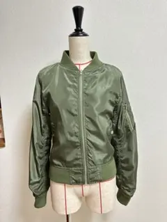 オリーブグリーン ボンバージャケット