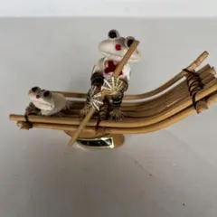 貝殻細工 カエル 筏乗り 置物