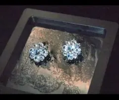 未使用/高品質Sv925 モアサナイト約1.5ct 花形スタッドピアス