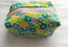 ハンドメイド　キャラメルポーチ　ボックスポーチ　花柄