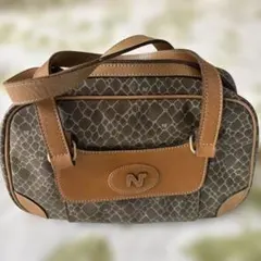 Item thumbnail for item 64aaea35-19f6-4b18-8c20-d6dc30cf5ee5