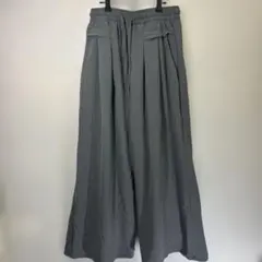 グレー ワイドパンツ ウエストゴム 薄手 涼しい素材
