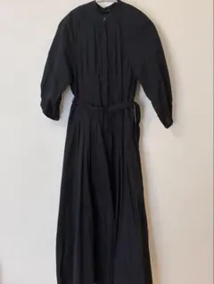 Mila Owenスタンドカラーウエストタックワンピース