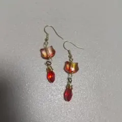 朱猫 ピアス ガラスビーズ 紅猫 ハンドメイドピアス