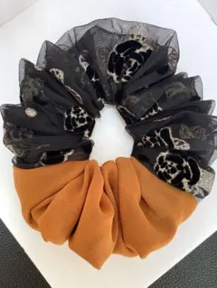 ブラックゴールドラメローズキャメルシュシュ