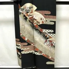 b316 正絹　黒留袖　比翼付　五つ紋　金駒刺繍　金箔　着物