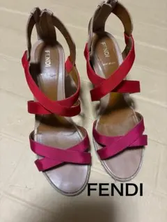美品　FENDI レディースサンダル　ハイヒール　赤のサムネイル