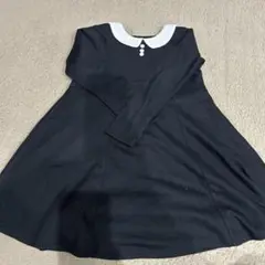 黒の長袖ワンピース