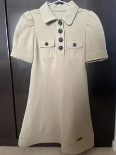 新品Burberry バーバリー　ロゴボタン付き ベージュミニワンピースのサムネイル
