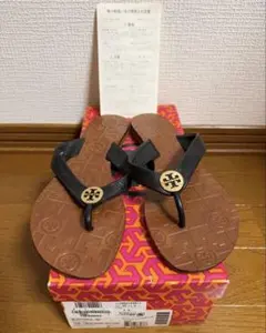 Tory Burch トングサンダル ブラック ゴールドのサムネイル