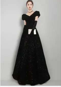 ビジュー付きブラックロングドレス　チュール付き