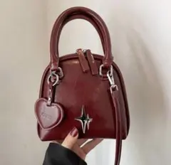 バーガンディ ハート型チャーム ショルダーバッグ