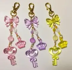 アクリルビーズキーホルダー リボンと鍵のチャーム3個セット