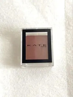 10回程使用　KATE ケイト ザ アイカラー 067 レトロボルドーのサムネイル