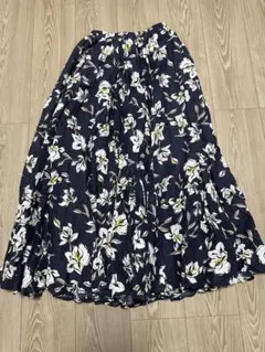【8/21まで限定販売】 MARIHA 花柄 ロングフレアスカートネイビー 36のサムネイル