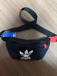 Adidas ハローキティ ボディバッグ ブラック