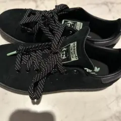 スタンスミス　ブラック ベロア生地です。