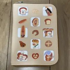 新品♡パンどろぼう　マルチケース　トラベルポーチ　母子手帳ケースのサムネイル