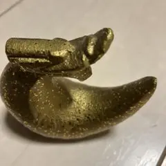 金色の龍型置物