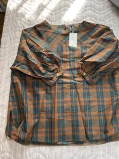 新品未使用 オレンジ系チェック柄五分袖ブラウス