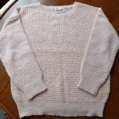 earth music &ecology 薄い淡いピンクの長袖ニットセーター