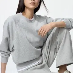 クロップドスウェットシャツ　UNIQLO