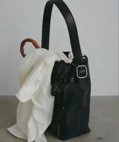 【即完売 新品】ETRE TOKYO ブラスリングバックルレザーバッグ♡