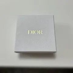 Dior ギフトボックス ホワイト　ネックレスホルダー付き