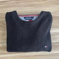 TOMMY HILFIGER ブラックセーター