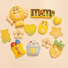 クロックスジビッツ　サンダルアクセサリー　黄色　イエロー　デコパーツ