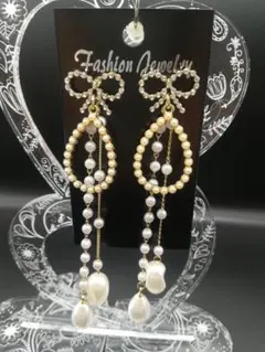 エレガントなパールロングピアス