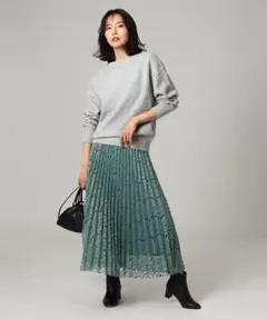 UNTITLED カリーノ ジオメレース プリーツスカートのサムネイル