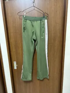【最終値下げ】Nike トレーニングパンツ フレア オリーブグリーン