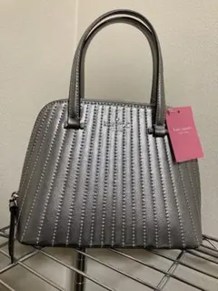 kate spade シルバー ストライプショルダーバッグ　化粧袋付き
