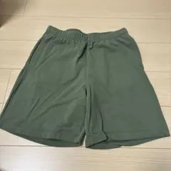 UNIQLOオリーブグリーン ショートパンツ