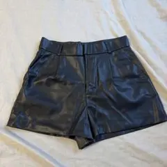 ZARA ブラック ショートパンツ フェイクレザー XS