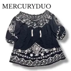 新品未使用【MERCURYDUO】　トップス　黒　刺繍　タグ付きのサムネイル
