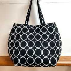 ハンドメイド　大きなバルーントート　丸み　タンバリン柄刺繍　ブラック中厚リネン