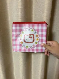 ハローキティ チェック柄ポーチ