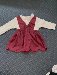 赤と白のジャンパースカート