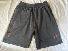 Under Armour グレー ショートパンツ